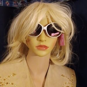 NWT - Foster Grant Luxury Fashion Sunglasses Trend